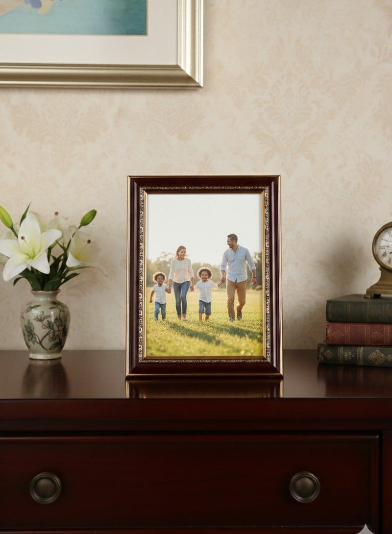 إطار صور خشبي كلاسيكي مقاس 24×36 سم – تصميم بني ذهبي فاخر للعرض على الحائط أو الطاولة للصور واللوحات والشهادات - Image 2